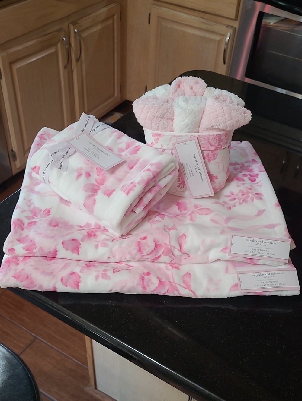 Cupcakes & Cashmere Floral Bath Towel Set